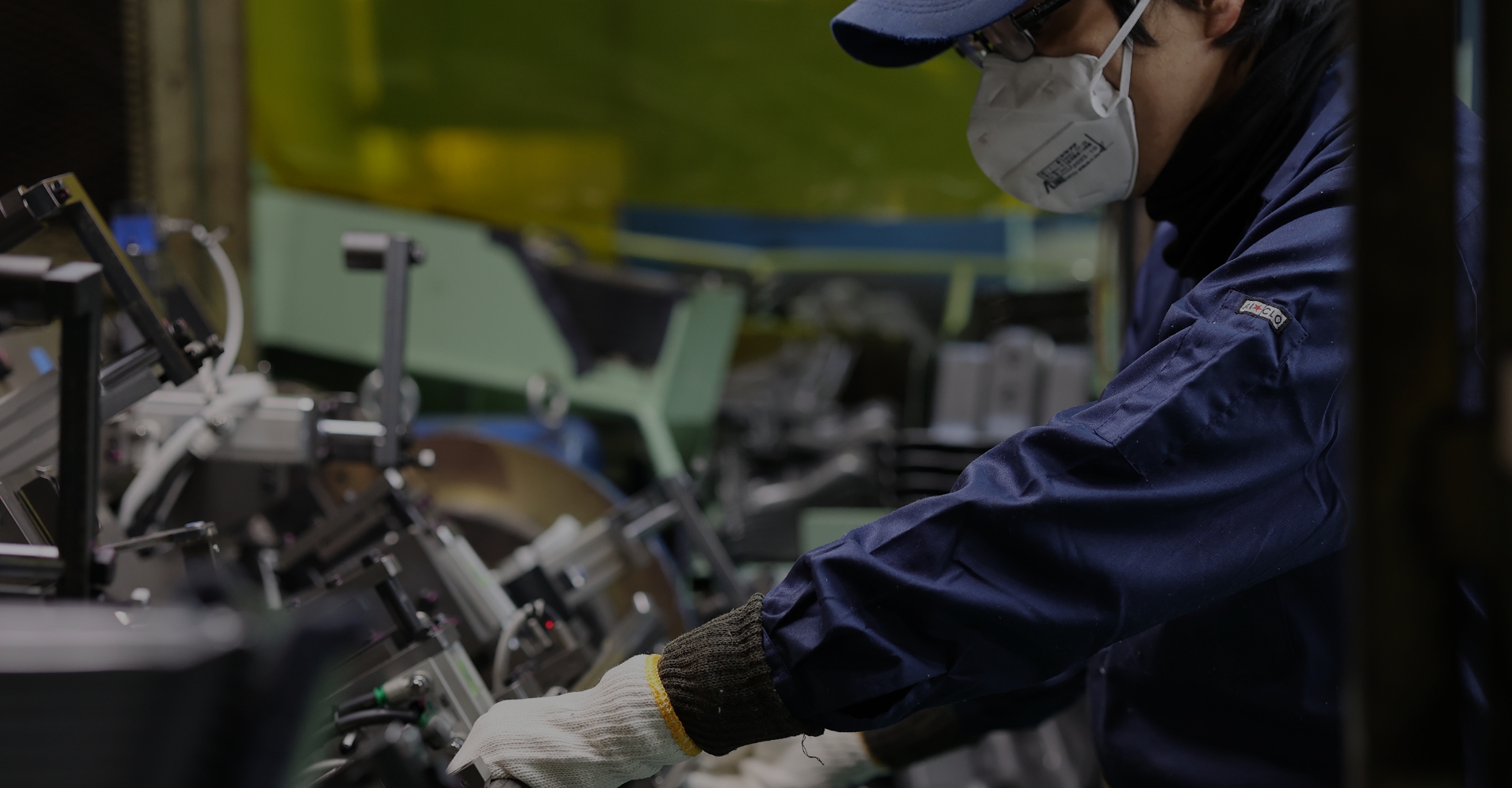 部材の受入から加工、検査、出荷まで、製品が完成するまでの一連の生産工程